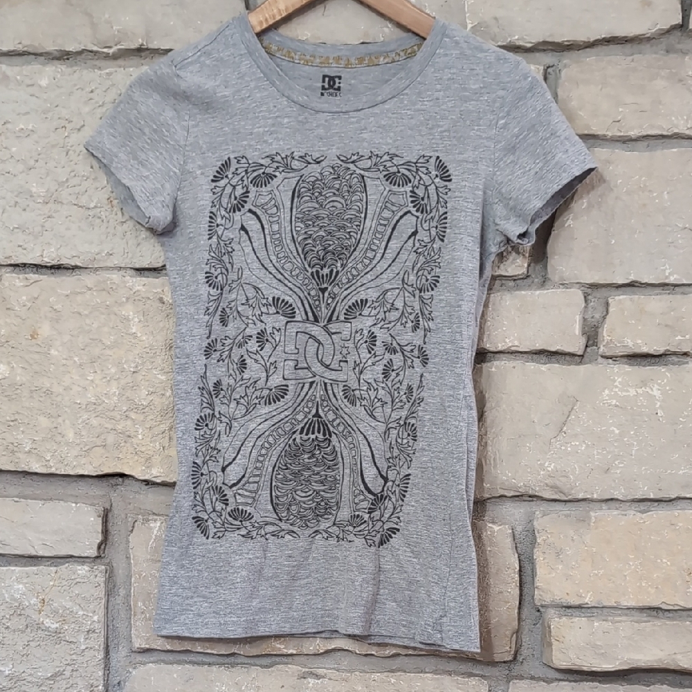 DC Heather Gray Tee with Black Graphic